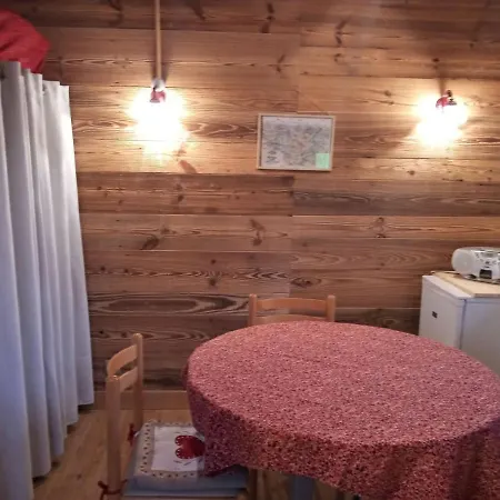 Chalet In Lovely Rich Forest Setting With A Beautiful View شاليه لابْريسْ