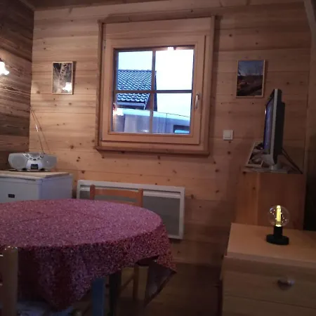 Chalet In Lovely Rich Forest Setting With A Beautiful View *