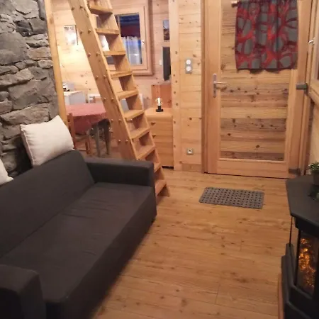 شاليه Chalet In Lovely Rich Forest Setting With A Beautiful View لابْريسْ